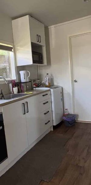 Convenient in Claudelands - Photo 1