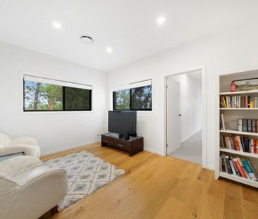 LUXURY TOWNHOUSE WITH BUSHLAND OUTLOOK - Photo 3