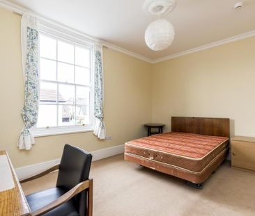 5 bedroom terraced house to rent - Photo 2