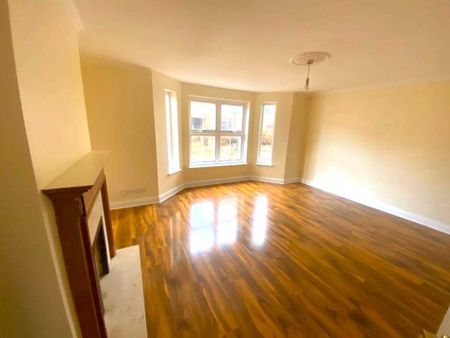 Robin Crescent, Beckton - Photo 3