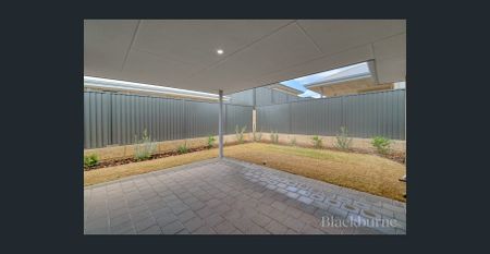 YOUR BEAUTIFUL FAMILY HOME AWAITS! - Photo 4