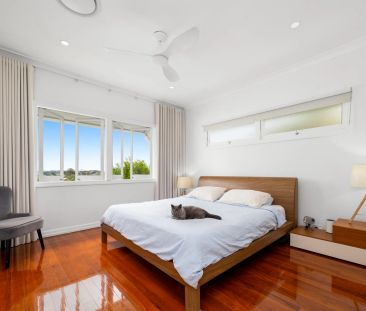 Furnished Character Home with Breathtaking City Views - Photo 3