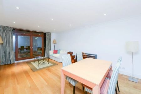 2 bedroom flat in Star Place - Photo 3