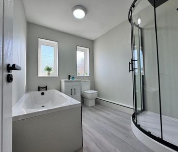 3 bedroom end of terrace house to rent - Photo 4