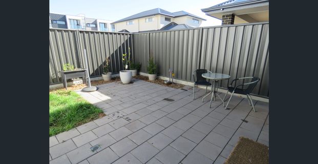 Booming area surrounded by small parks - Photo 1