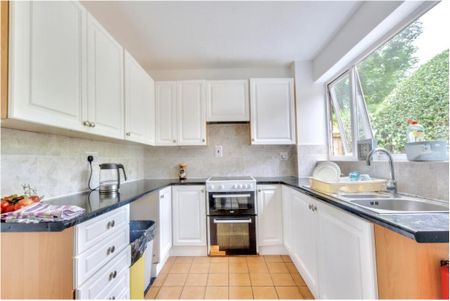 4 Bed Semi-Detached House, Serlby Rise, NG3 - Photo 5