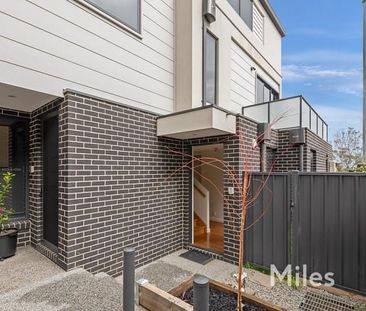 5/5 Flower Street, Essendon - Photo 3