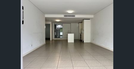 Location Location Location, 2 bedroom in the heart of Parramatta - Photo 2