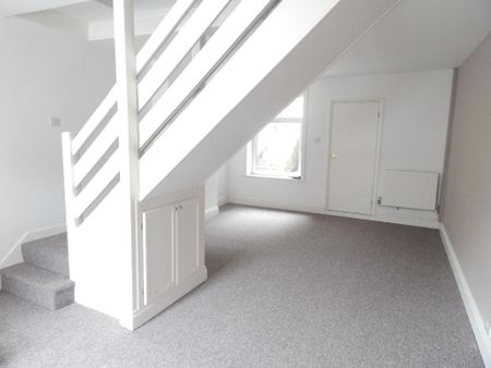 2 bedroom terraced house to rent - Photo 2
