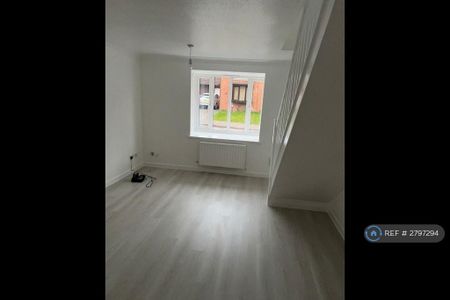 2 bedroom semi-detached house to rent - Photo 2