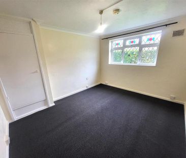 2 bedroom ground floor flat to rent - Photo 5