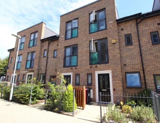 3 bedroom townhouse to rent - Photo 1