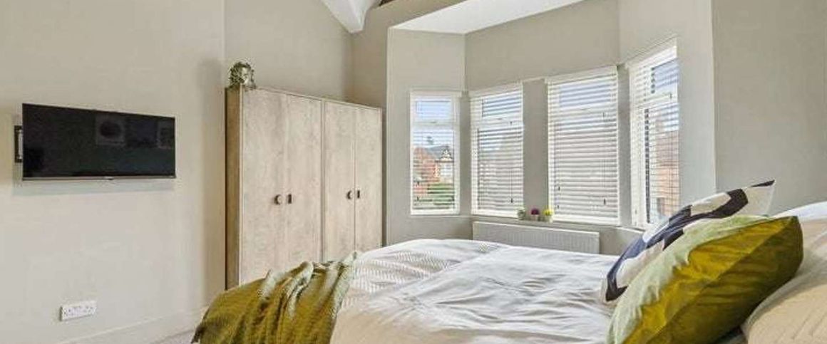 Corinthian Avenue Room 2 (Double En-suite) - Photo 1