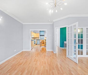 2 bedroom flat to rent - Photo 2