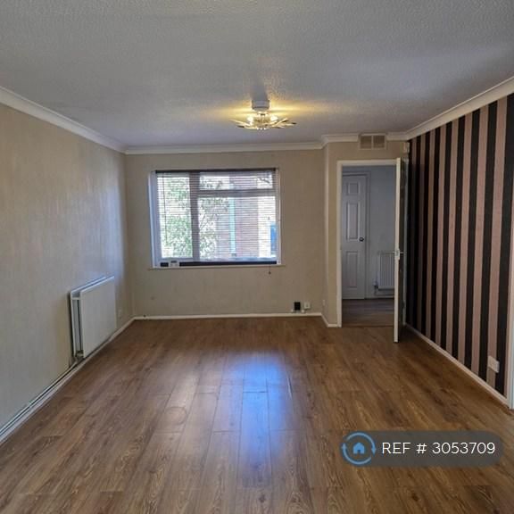 4 bedroom detached house to rent - Photo 1