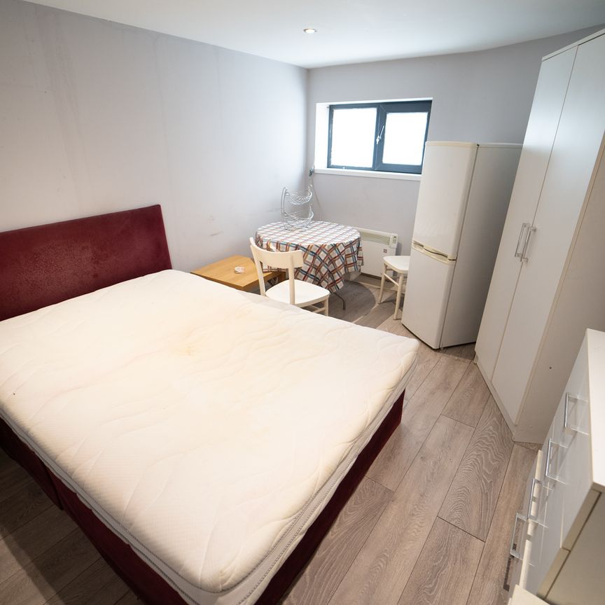 Norwood Road, Southall, UB2 4JB - Photo 2
