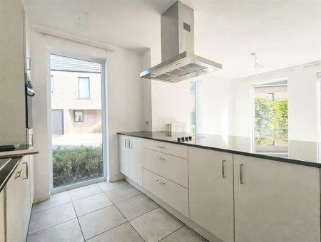 Recente woning met 3 slaapkamers en klein tuintje. In rustige omgeving. BEZOEKMOMENT VOLZET ! - Photo 4