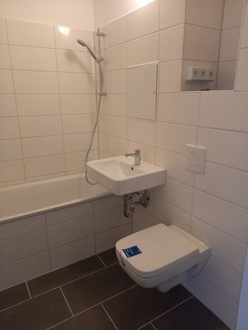 Schöne 2 Zimmerwohnung im Erdgeschoß mit Balkon! - Photo 2