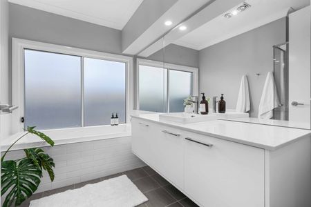 Comfortable Family Living in a Quiet Worrigee Cul-de-sac - Photo 4