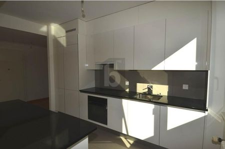 SOUS-GARE AVEC BALCON - Photo 4