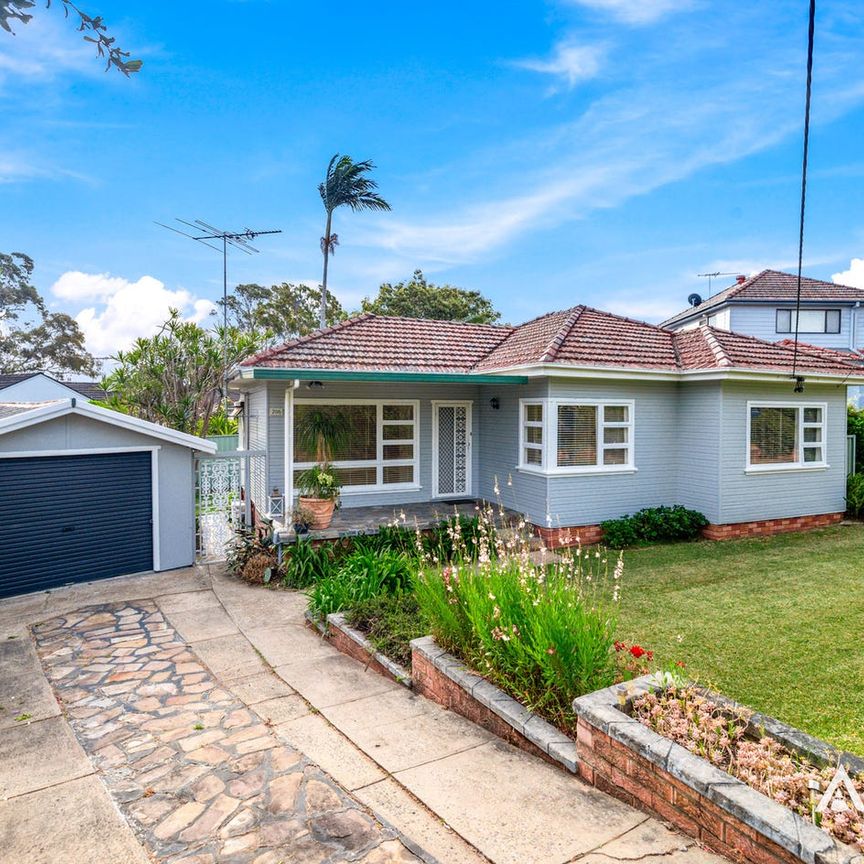 Quiet & Convenient Location - Photo 1