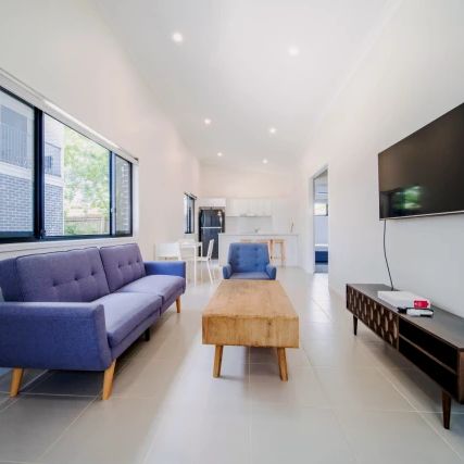 1 bed 1 bath - Photo 1