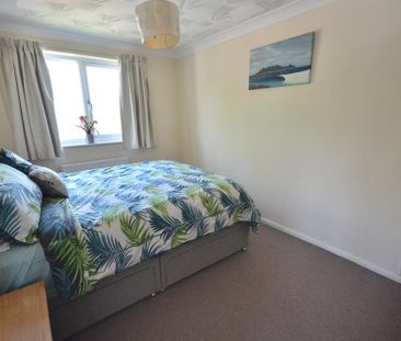 3 bedroom end of terrace house to rent - Photo 3