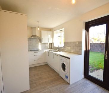 St James Drive, Sale, Manchester, M33 7QX - Photo 4