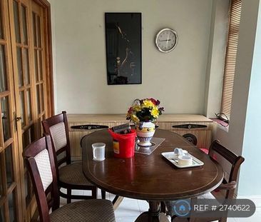 3 bedroom end of terrace house to rent - Photo 4