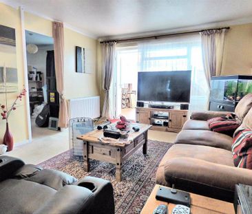 3 bedroom semi-detached bungalow to rent - Photo 5