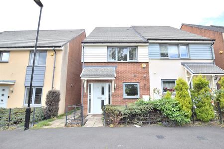 2 bedroom semi-detached house to rent - Photo 3