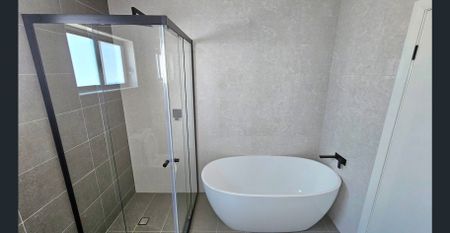 Brand New 3 & 4 Bedroom Luxury Townhouses in Liverpool - Photo 4