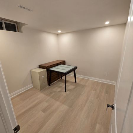 For Lease - 129 Huntington Park Drive, Markham, Ontario - Photo 2