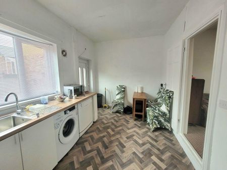 2 bed terraced house to rent in SR8 - Photo 4