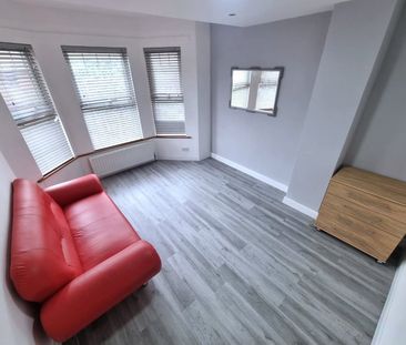 Room in a Shared Flat, Temple Road, NW2 - Photo 3