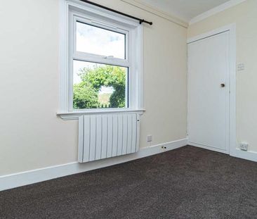 2 bedroom semi-detached house to rent - Photo 5