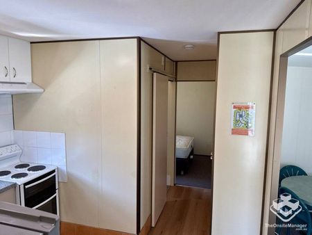 Gold Coast Long Term Rental, Standard 2-Bedroom Cabin, Min 4 month stay, Partly Furnished - Photo 3