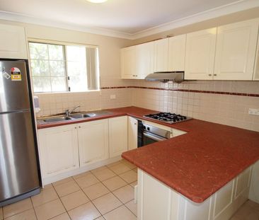 3 Bedrooms 2 storey Townhouse - Photo 5