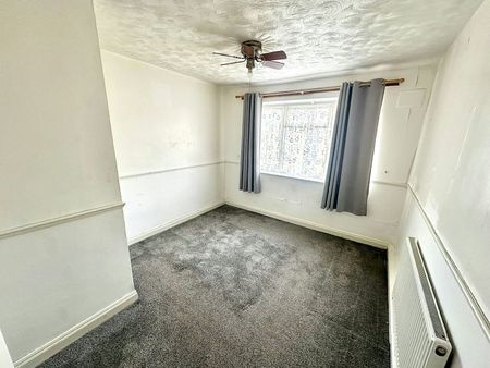 Flat to rent on - Photo 4