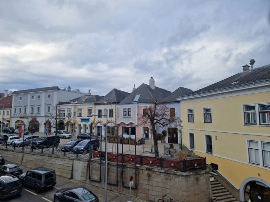 KLOSTERNEUBURG - EDLE WUNDERSCHÖNE 3 ZIMMER WOHNUNG - 2er WG geeignet - direkt am Hauptplatz - Photo 1