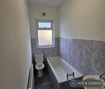 2 bedroom end of terrace house to rent - Photo 1