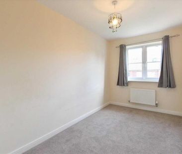 4 bedroom semi-detached house to rent - Photo 1