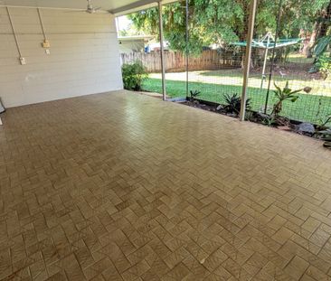 LOCATION!!! LOCATION!!!! - Photo 2