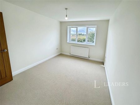 5 bedroom detached house to rent - Photo 4