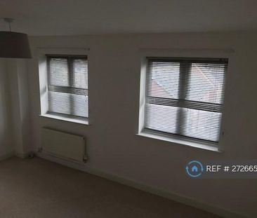 3 bedroom semi-detached house to rent - Photo 1