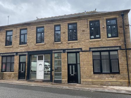 Room 4, 792-794, Huddersfield Road - Photo 2