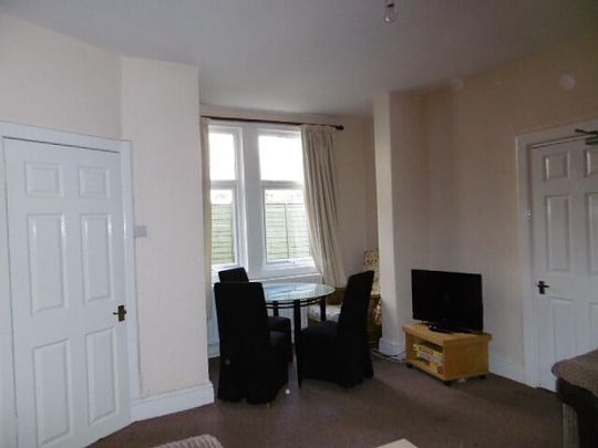 Montague Street, (Room 5), Beeston, NG9 1BA - Photo 1