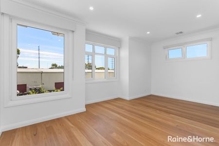 10 Clematis Avenue, Altona North, VIC 3025 - Photo 4