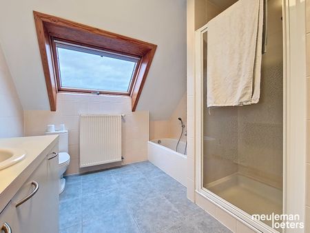 Lichtrijk appartement met twee ruime slaapkamers - Foto 3