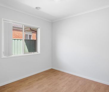 SPACIOUS HOME IN WYNDHAM VALE - Photo 3